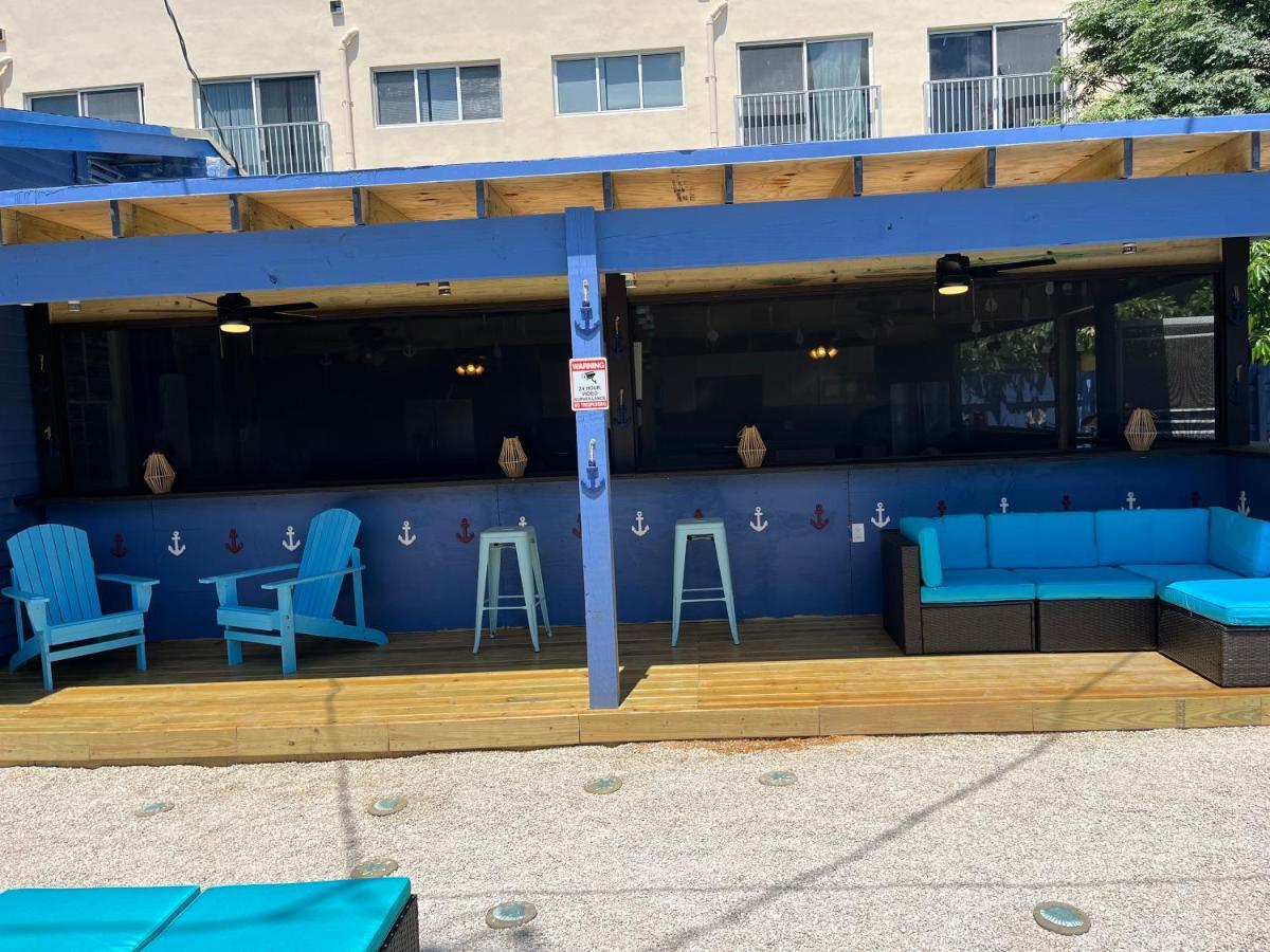 Gasthof Blue Little Havana *